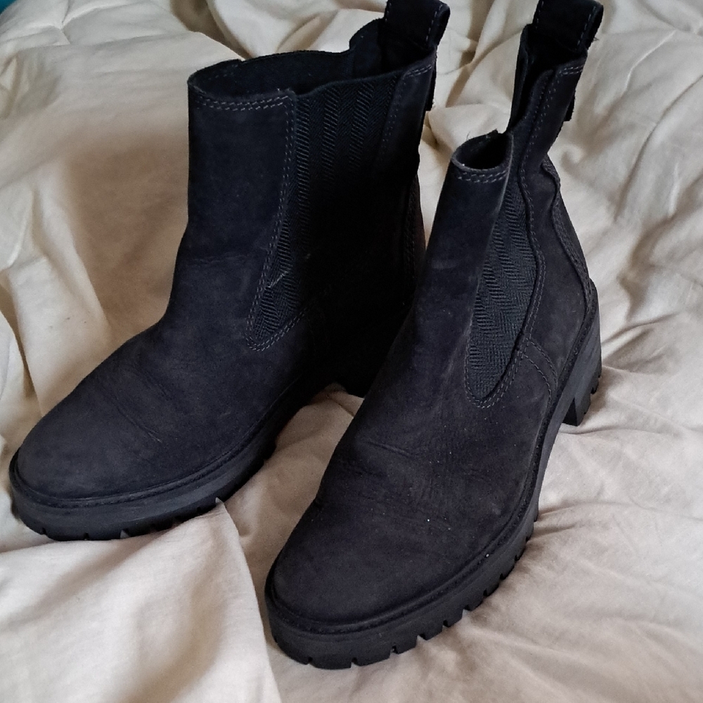 Timberland Black Chelsea Ankle Boots with Elastic Panels
